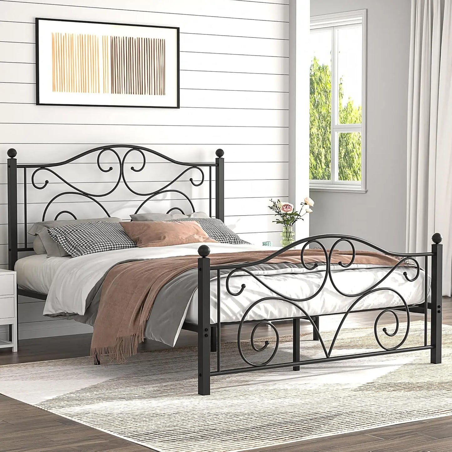 Queen Size Heavy Duty Metal Bed Frame with Slat Support